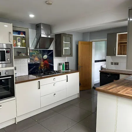 Budget With Private Bathroom Homestay Manchester