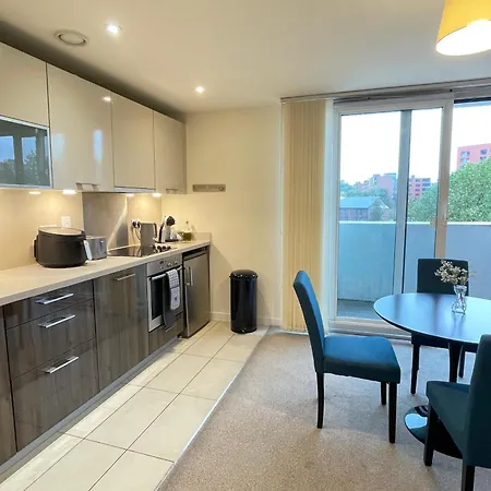 Free Private Parking - City Centre 2 Bedroom Ensuite Near Shopping & Financial Centre, Victoria Station & Ao Appartement