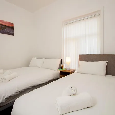 Semesterbostad Metropolitan Charm: Stylish 2br House Manchester