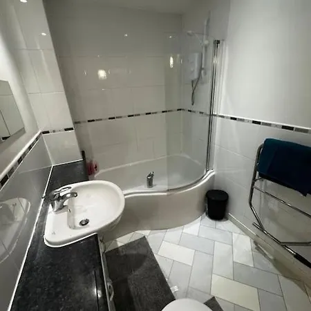 Apartmán Luxury 2br Flat Near Town *