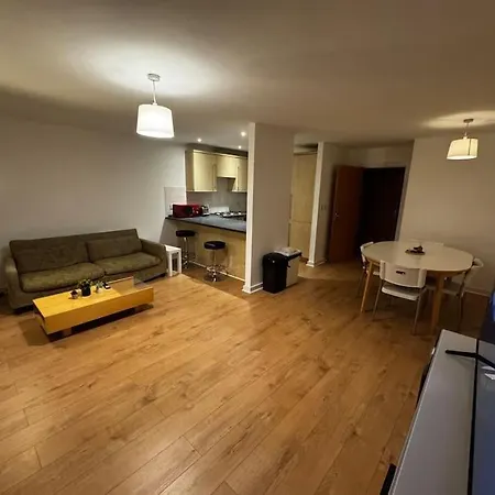 Luxury 2br Flat Near Town Apartmán *