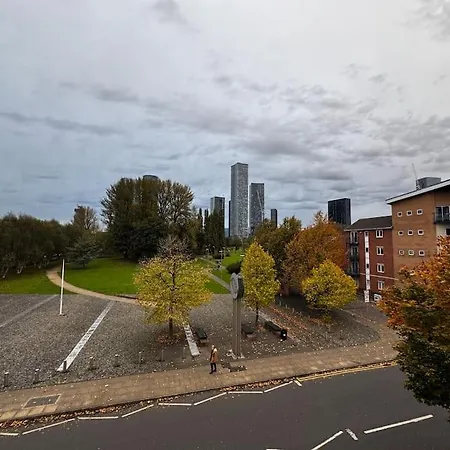 Luxury 2br Flat Near Town *