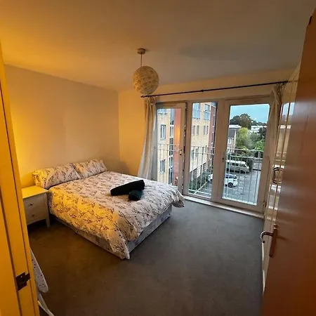 Luxury 2br Flat Near Town *