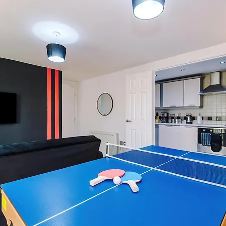 Fusion, Pool Table, Ps4, 2 Bedrooms Apartment Manchester