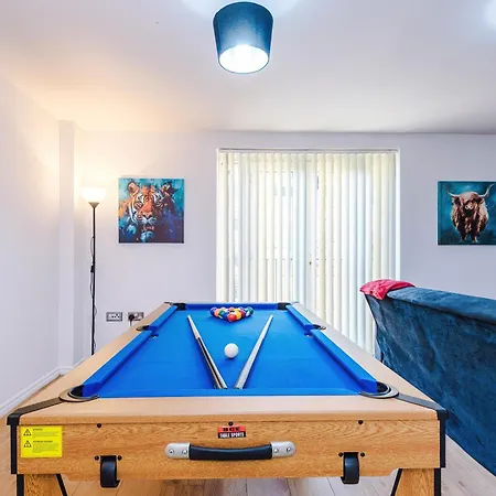 Comfy 2 Bedroom In Manchester, Pool Table And Ps4 マンチェスター