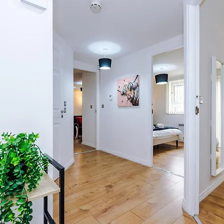 Comfy 2 Bedroom In Manchester, Pool Table And Ps4 Appartement *