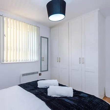Comfy 2 Bedroom In Manchester, Pool Table And Ps4 Appartement *