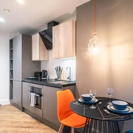 Appartement Stylish 2 Bedroom In *