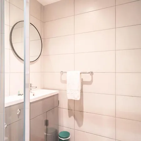 Stylish 2 Bedroom In Apartment Manchester