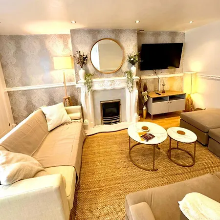 The Secret Garden Retreat With Hot Tub