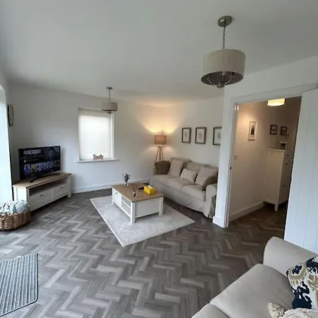 4-bedroom New House Near Centre Tatil Evi Manchester