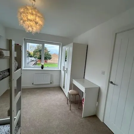 4-bedroom New House Near Centre *
