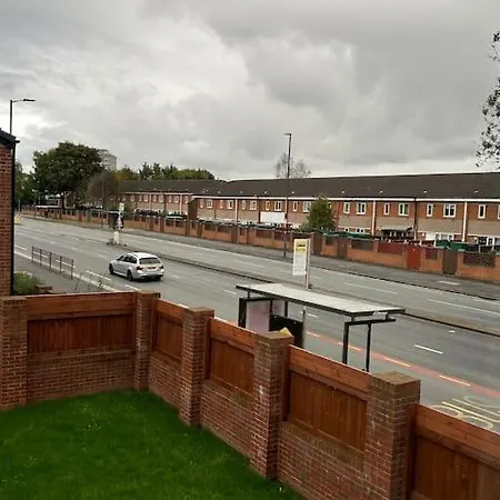 4-bedroom New House Near Centre Holiday home *