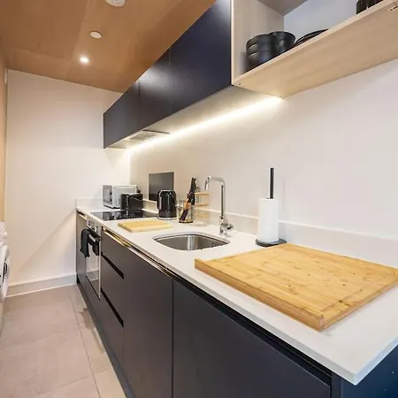 アパート Old Trafford , , 2 Bed Duplex *