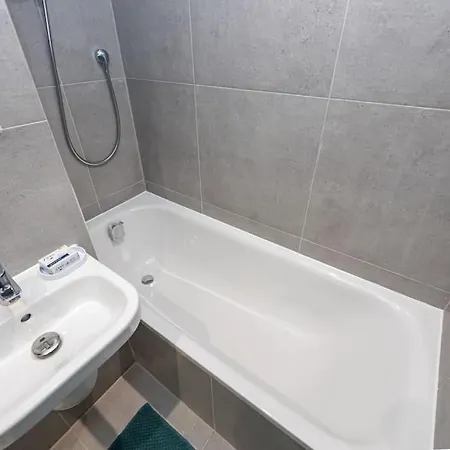 Old Trafford , , 2 Bed Duplex アパート *