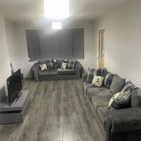 Cozy House With 3 Bedrooms * Manchester