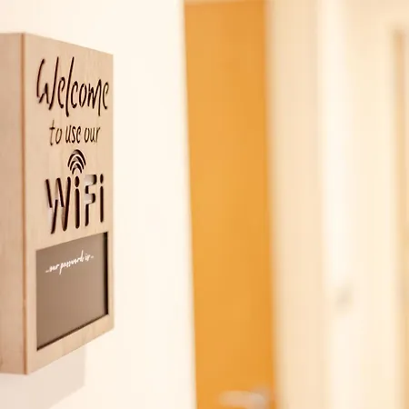 Warm 2 Bedroom 15 Min Walk To Etihad Stadium And Center *