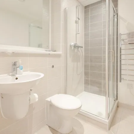 Warm 2 Bedroom 15 Min Walk To Etihad Stadium And Center * Manchester