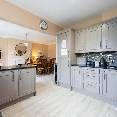 Guestready - Terraced In West Didsbury Guest house