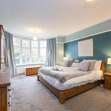 Guestready - Terraced In West Didsbury *