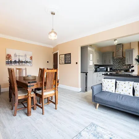 Guestready - Terraced In West Didsbury