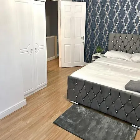 3 Bedroom Centre Edge With Parking Σπίτι διακοπών