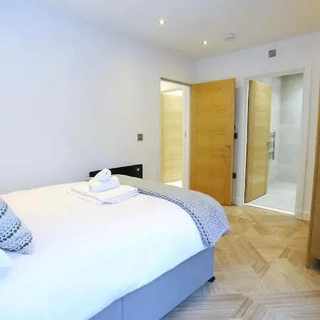 Apartman Luxury 7 Mins Walk To Salford - Pass The Keys *