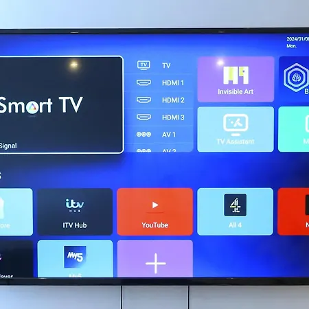 Luxury 7 Mins Walk To Salford - Pass The Keys