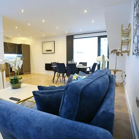 Pass The Keys Luxury New Build 5 Mins From Centre Manchester