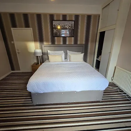Poshval Guest house Manchester