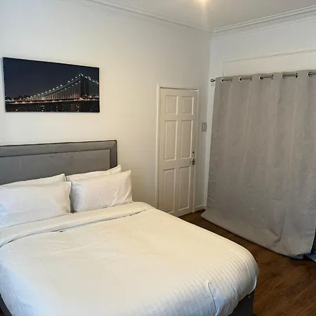 Poshval Guest house Manchester
