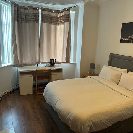 Guest house Poshval Manchester