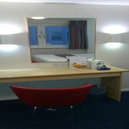 Travelodge Salford Quays 3*
