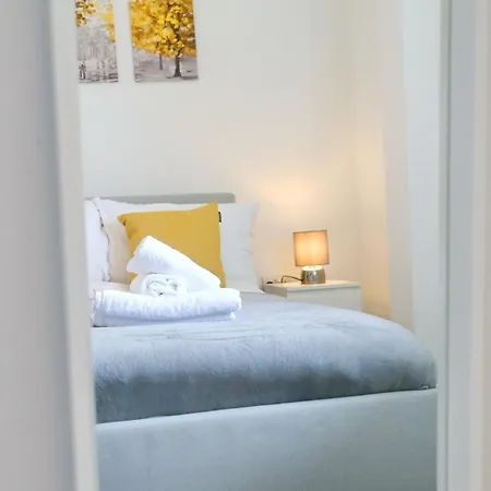 Stylish 1-bed Between Salford Quays & - Pass The Keys