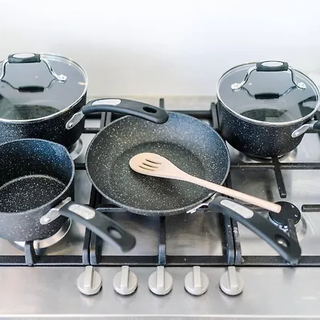 Sleeps 7, Stunning Home, Free Parking, Perfect For Groups, Long Term Disc * Manchester