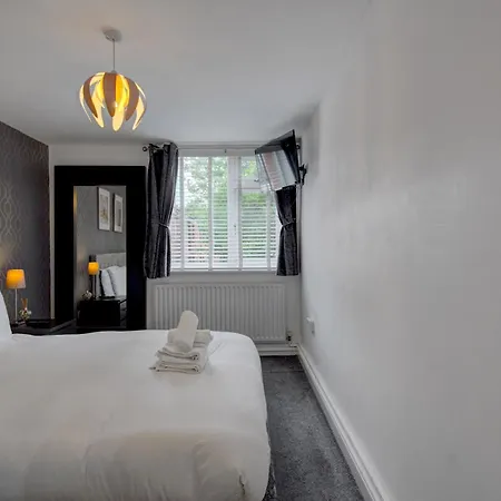 Stunning 1 Bed With Parking Pass The Keys شقة *