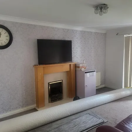 Spacious 2-bedroom Ideal Manchester