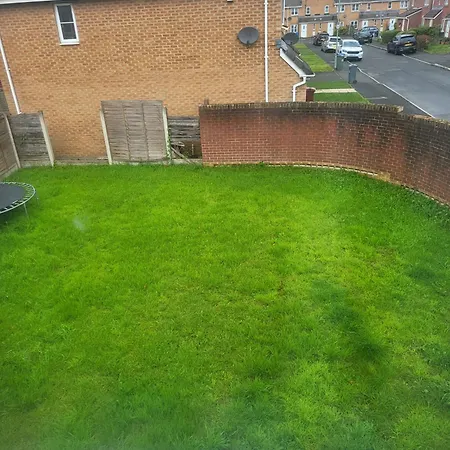 Guest house Spacious 2-bedroom Ideal Manchester