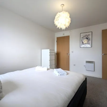 Apartment Modern 2 Bed 1 Bath 1 Ensuite - Salford *