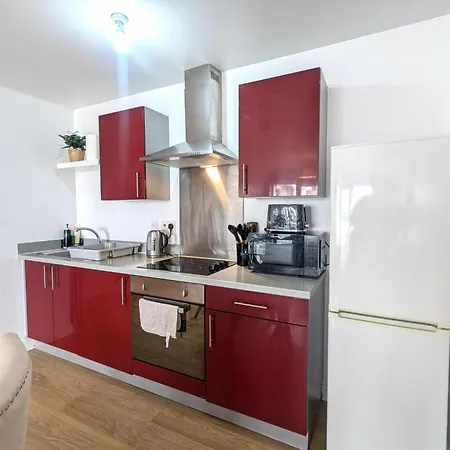 Modern 2 Bed 1 Bath 1 Ensuite - Salford