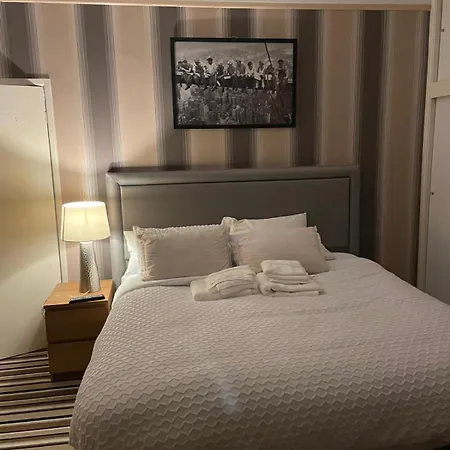 Poshval Manchester