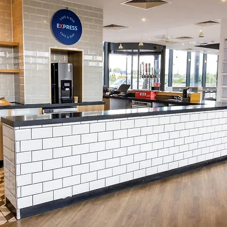 Express - Manchester - Traffordcity By Ihg Hotel