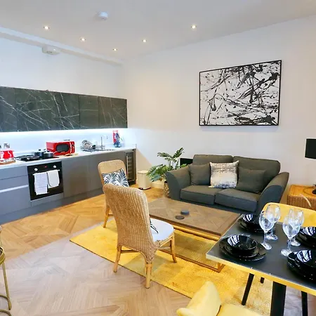 Pass The Keys Beautifully Restored 3 Bed Flat In Centre Apartment Manchester