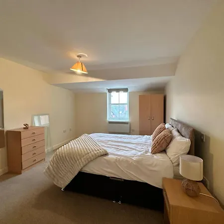 Spacious 2 Bedroom In Chorlton W Free Parking 公寓 *