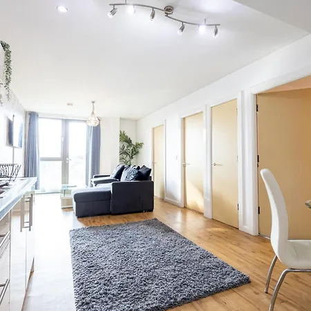 2 Bedroom Coop Live Etihad Stadium Pass The Keys *