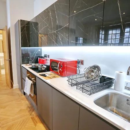 Pass The Keys Beautifully Restored 3 Bed Flat In Centre *