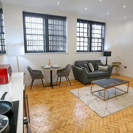 Beautiful Newly Built Flat - Walk To Centre - Pass The Keys Appartement *