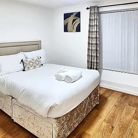 Rest&recharge At A Quiet House Close To Centre - Free Parking Сasa de vacaciones Mánchester