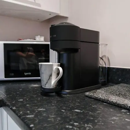 Appartement With Free Parking By Superhost