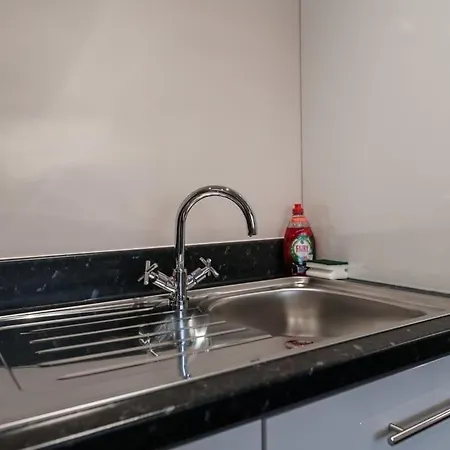 Apartment With Free Parking By Superhost